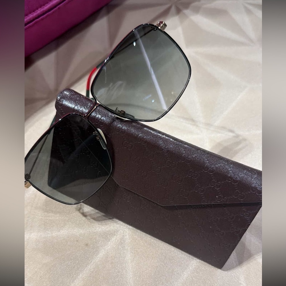 Gucci Black oversized Designer Sunglasses red and green handles NWT - Picture 2 of 8